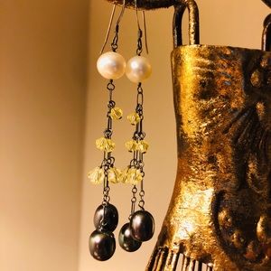 Glam Pearl Earrings